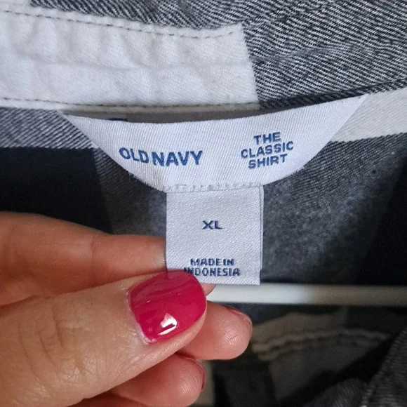 Old Navy Flannel Shirt | Size XL - Picture 3 of 3